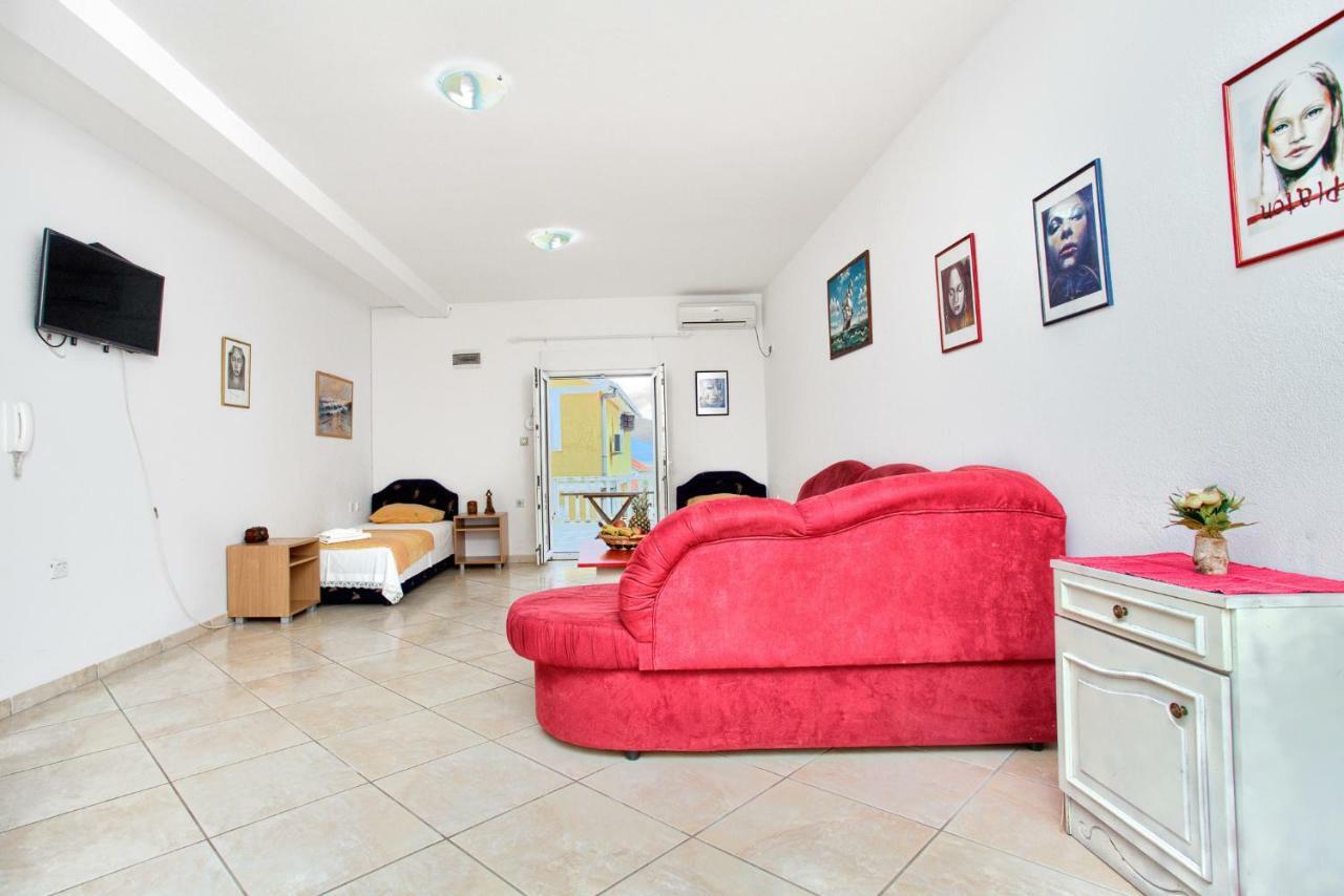 Apartments Porto Bjelila ติวัต ภายนอก รูปภาพ